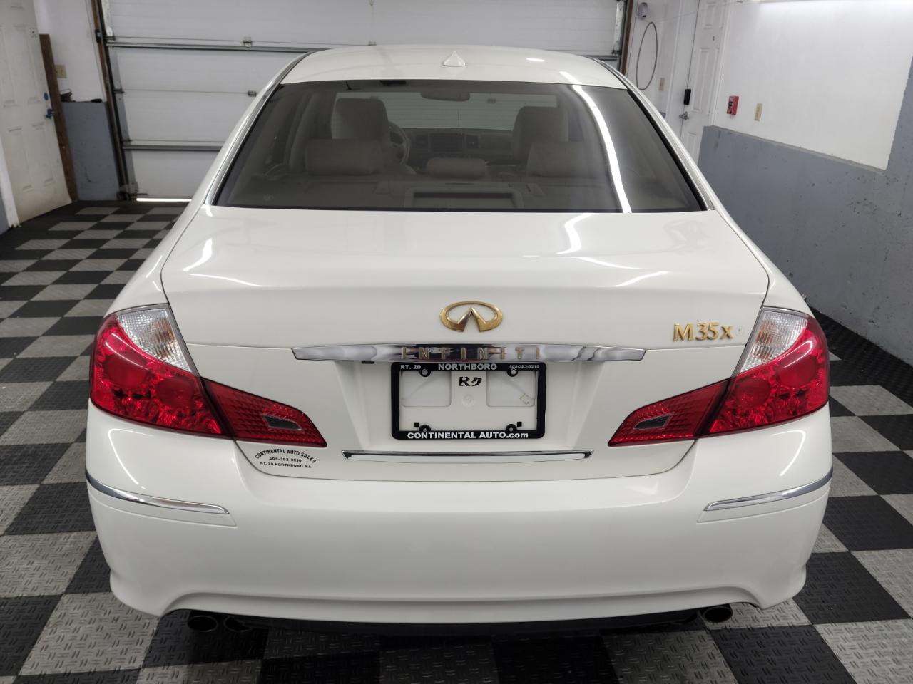 Infiniti M35 4dr Sdn AWD 2010