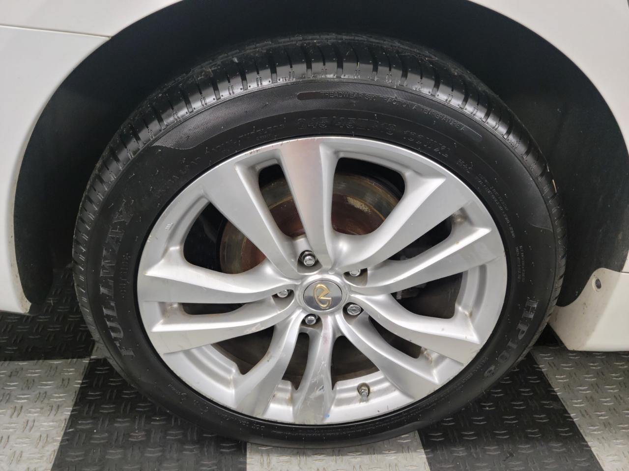 Infiniti M35 4dr Sdn AWD 2010