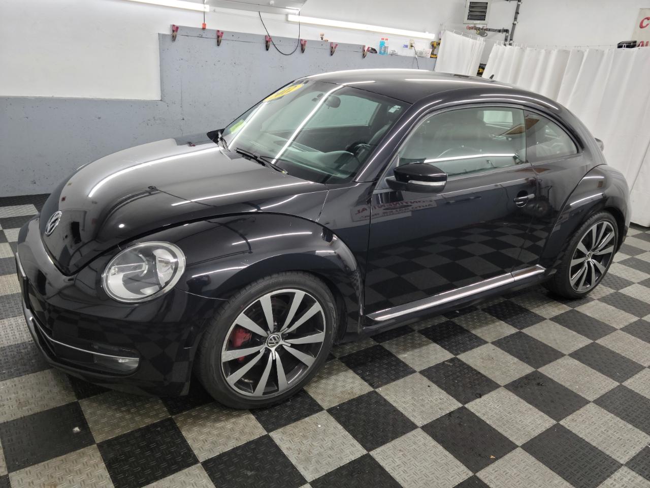 Volkswagen Beetle 2dr Cpe DSG 2.0T Turbo PZEV 2012