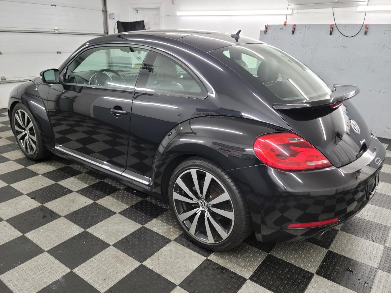 Volkswagen Beetle 2dr Cpe DSG 2.0T Turbo PZEV 2012