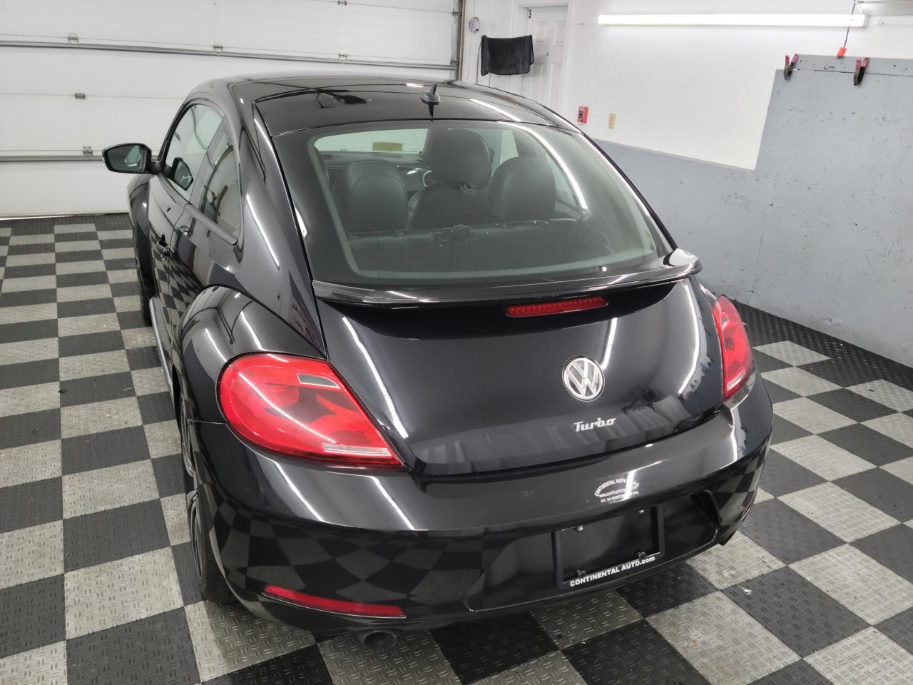 Volkswagen Beetle 2dr Cpe DSG 2.0T Turbo PZEV 2012