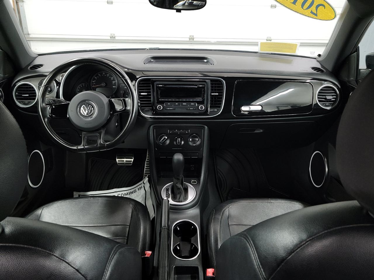 Volkswagen Beetle 2dr Cpe DSG 2.0T Turbo PZEV 2012