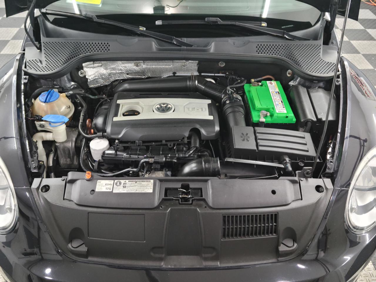 Volkswagen Beetle 2dr Cpe DSG 2.0T Turbo PZEV 2012