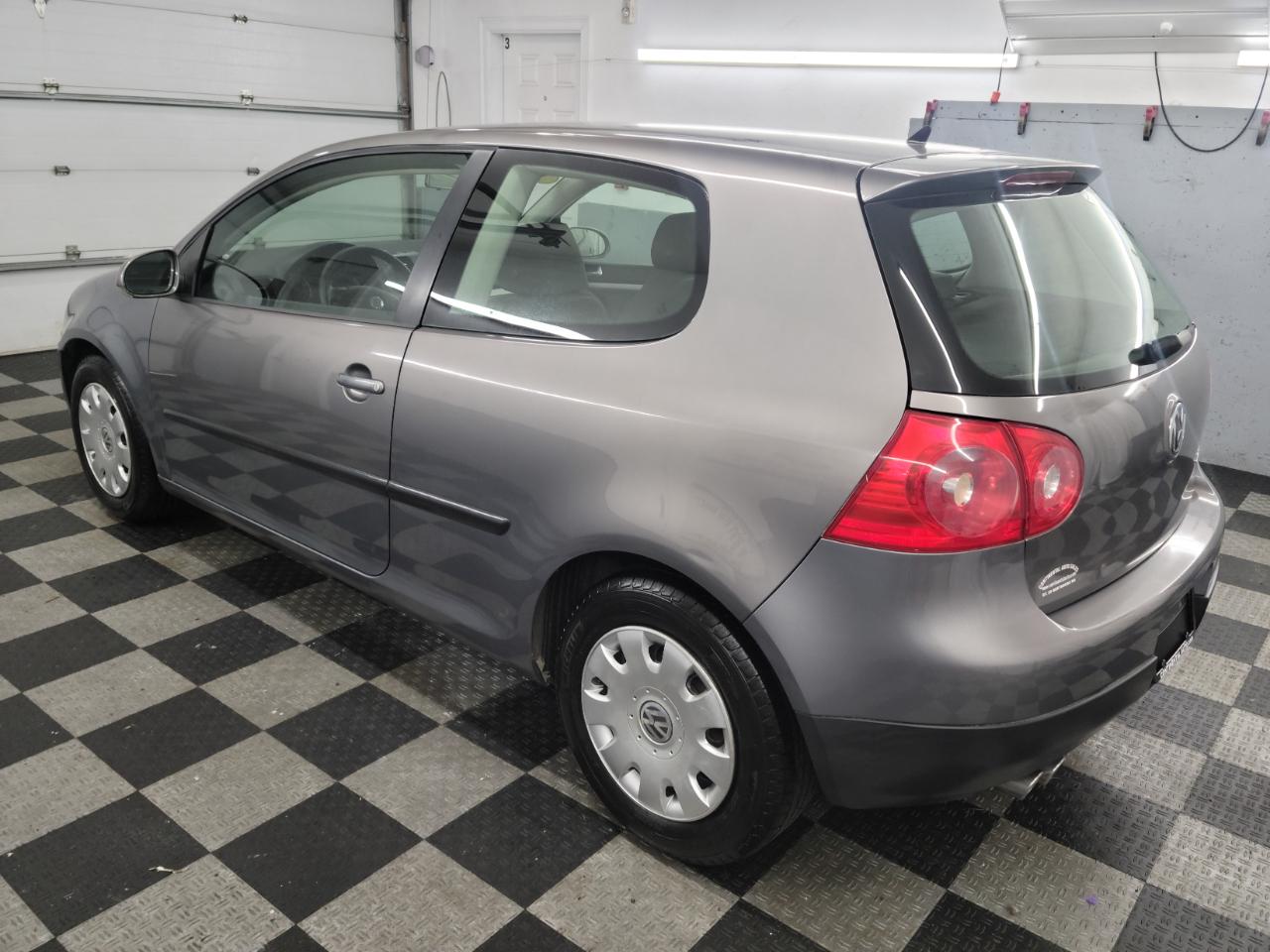 Volkswagen Rabbit 2dr HB Auto S 2008