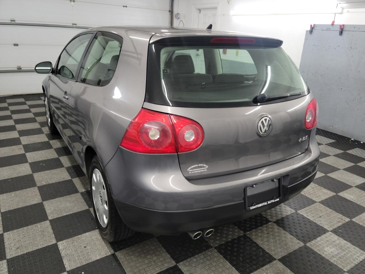 Volkswagen Rabbit 2dr HB Auto S 2008