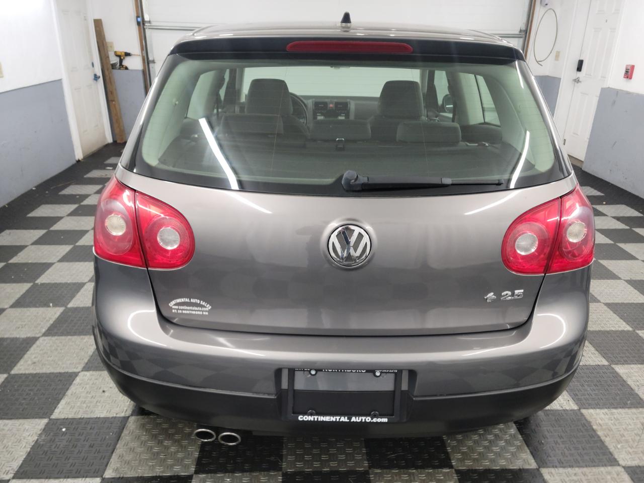 Volkswagen Rabbit 2dr HB Auto S 2008