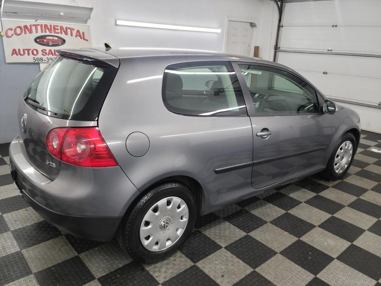Volkswagen Rabbit 2dr HB Auto S 2008