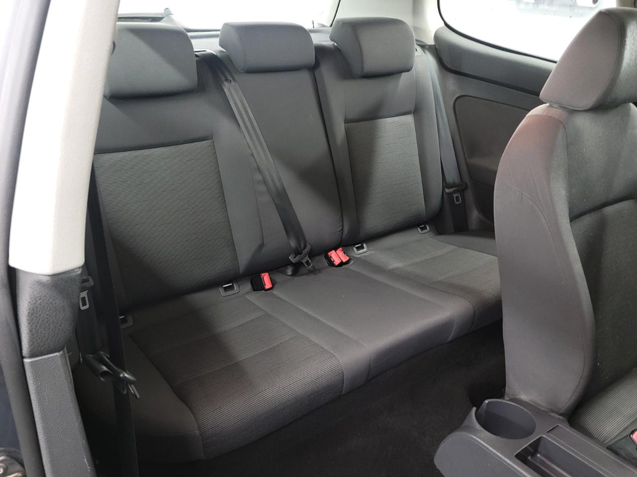 Volkswagen Rabbit 2dr HB Auto S 2008