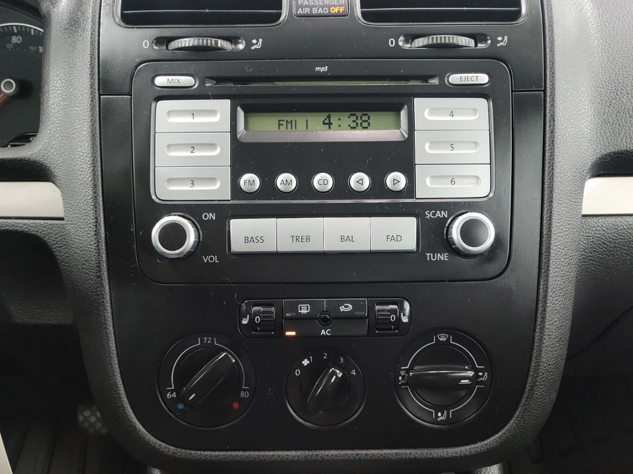 Volkswagen Rabbit 2dr HB Auto S 2008