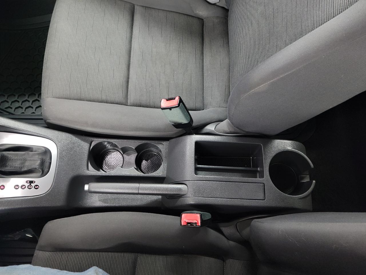 Volkswagen Rabbit 2dr HB Auto S 2008