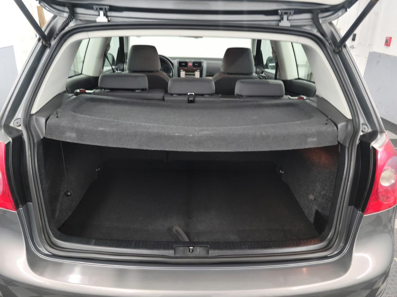 Volkswagen Rabbit 2dr HB Auto S 2008