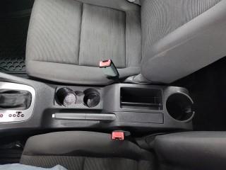 Volkswagen Rabbit 2dr HB Auto S 2008