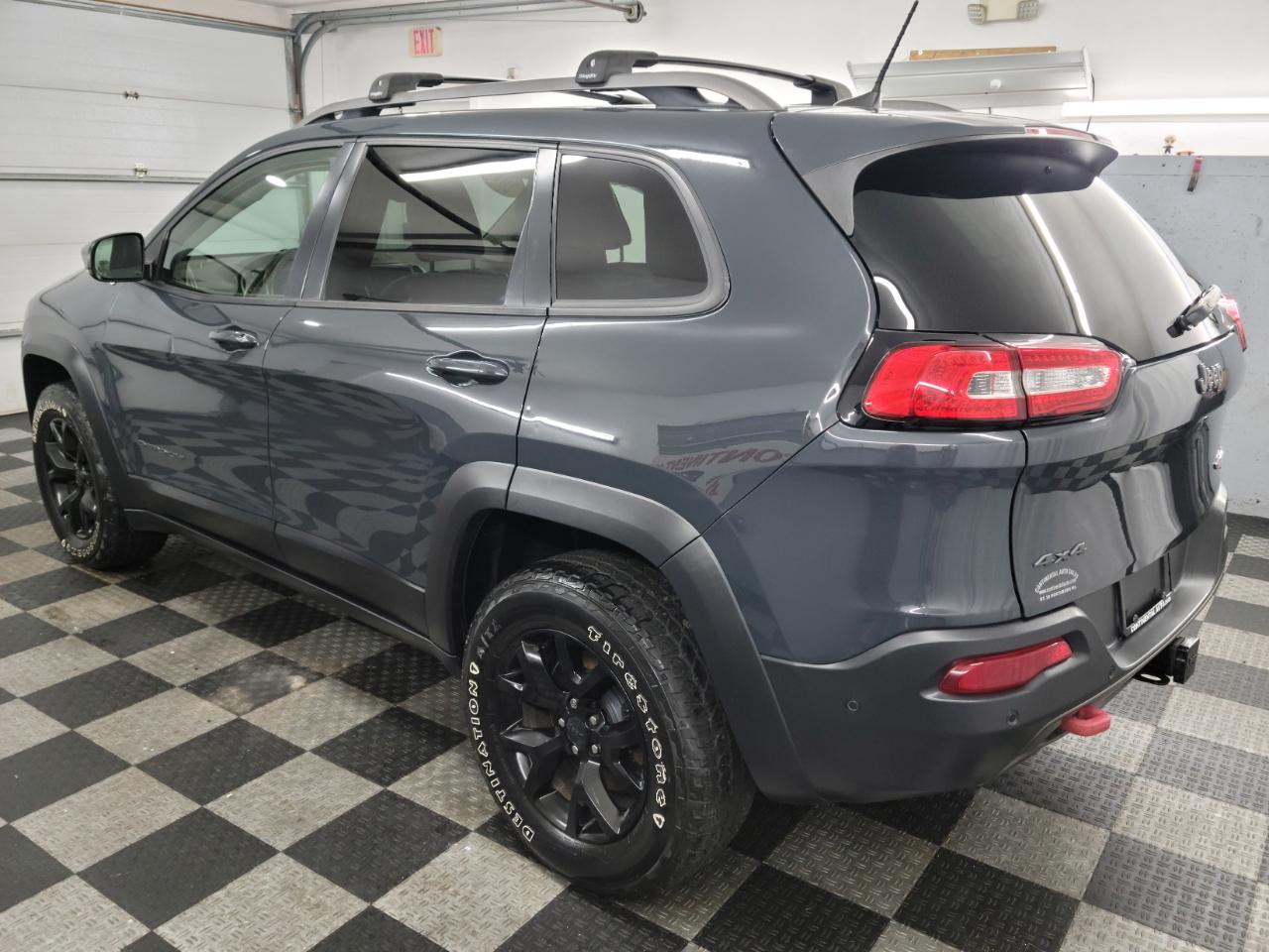 Jeep Cherokee 4WD 4dr Trailhawk 2016