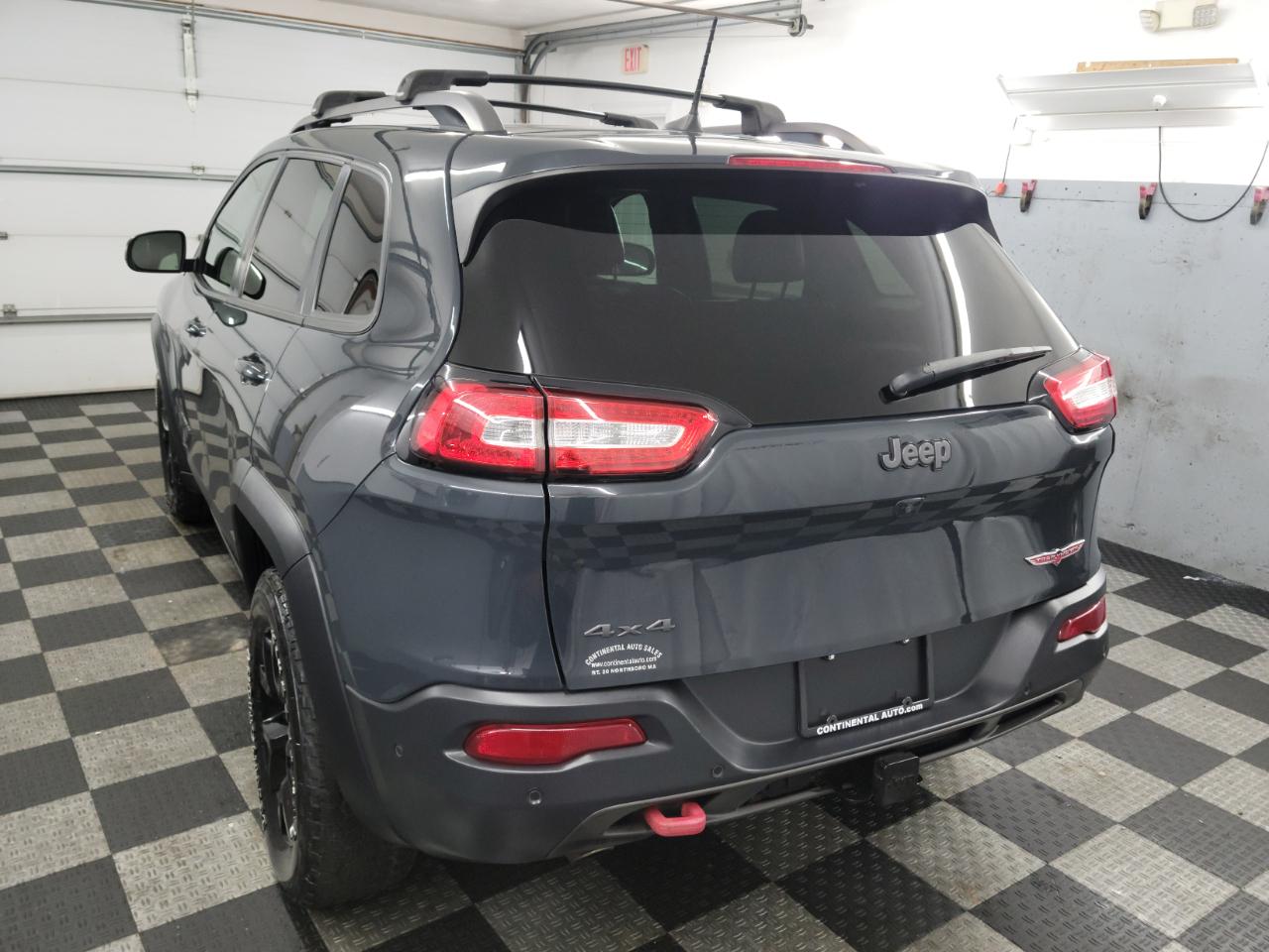 Jeep Cherokee 4WD 4dr Trailhawk 2016