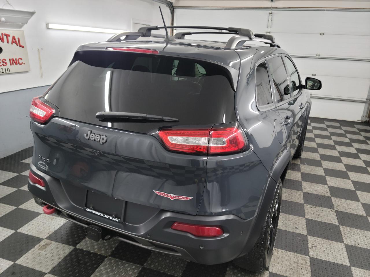 Jeep Cherokee 4WD 4dr Trailhawk 2016