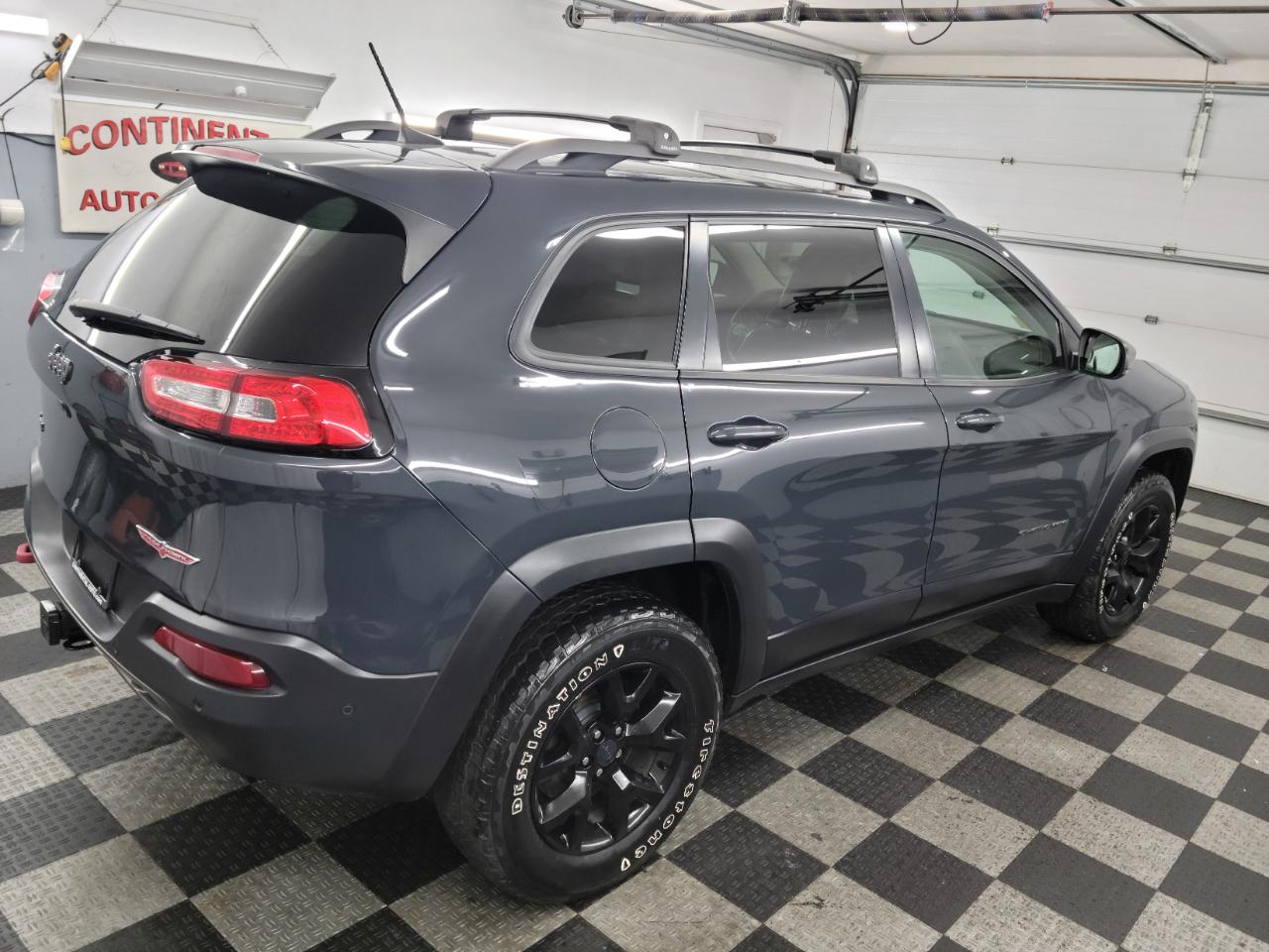 Jeep Cherokee 4WD 4dr Trailhawk 2016