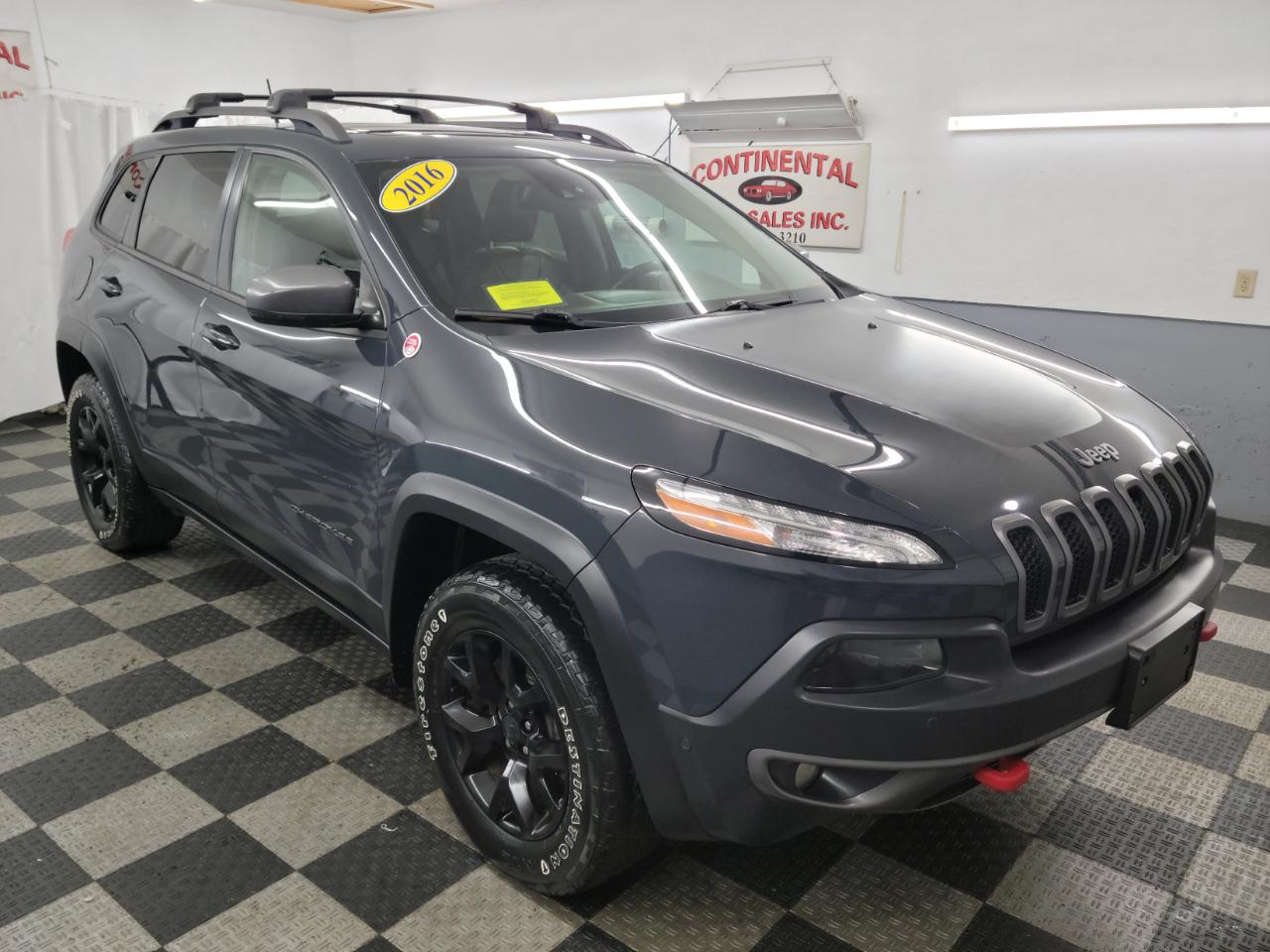 Jeep Cherokee 4WD 4dr Trailhawk 2016
