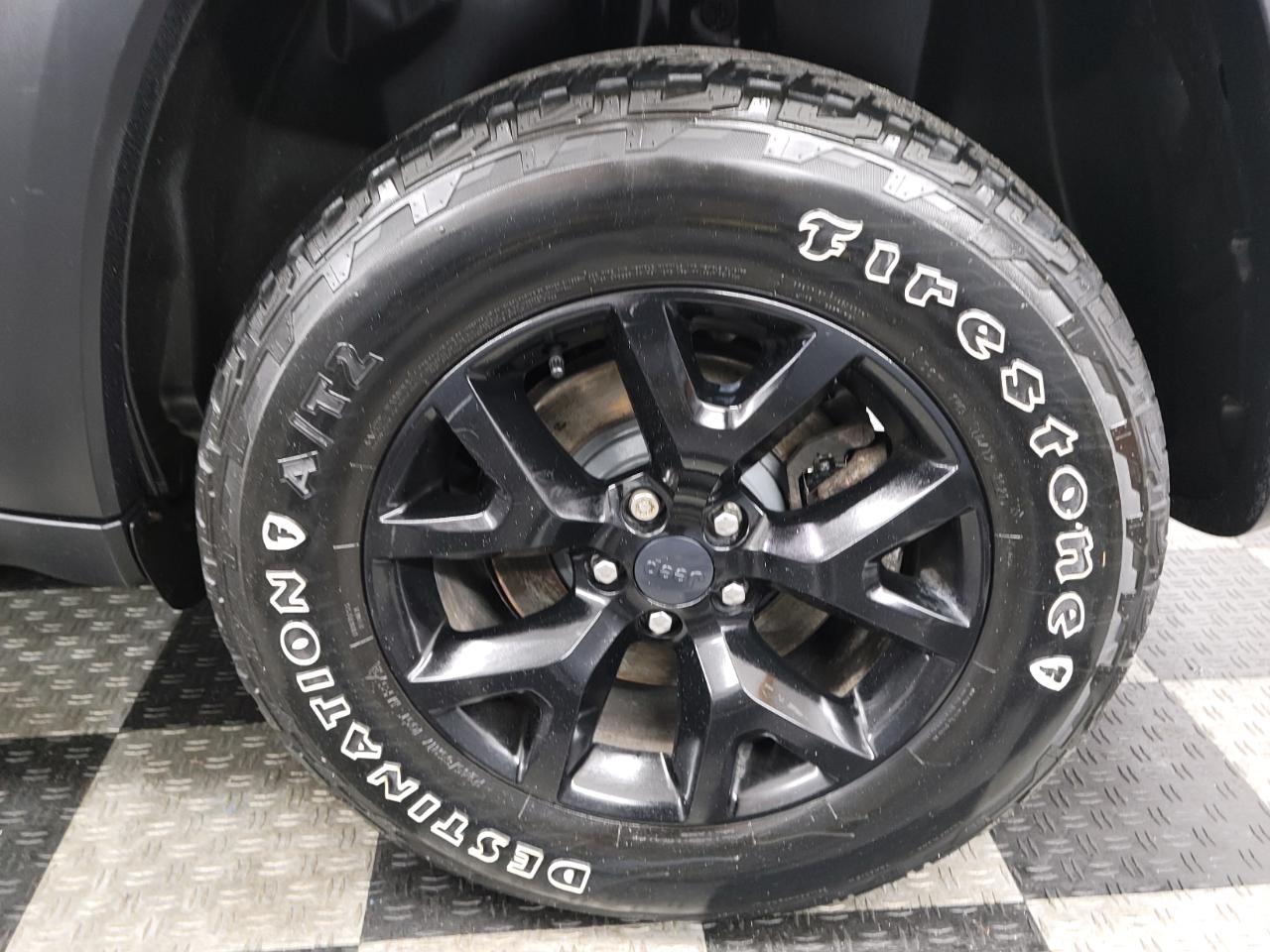Jeep Cherokee 4WD 4dr Trailhawk 2016