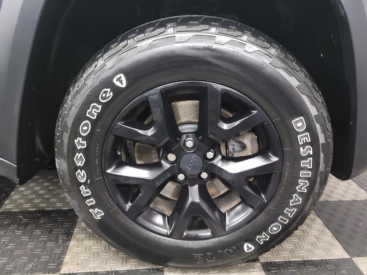 Jeep Cherokee 4WD 4dr Trailhawk 2016