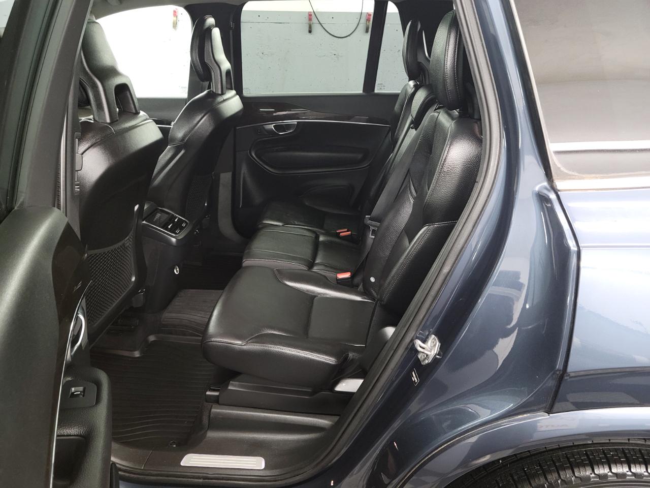 Volvo XC90 T6 AWD 7-Passenger Momentum 2018