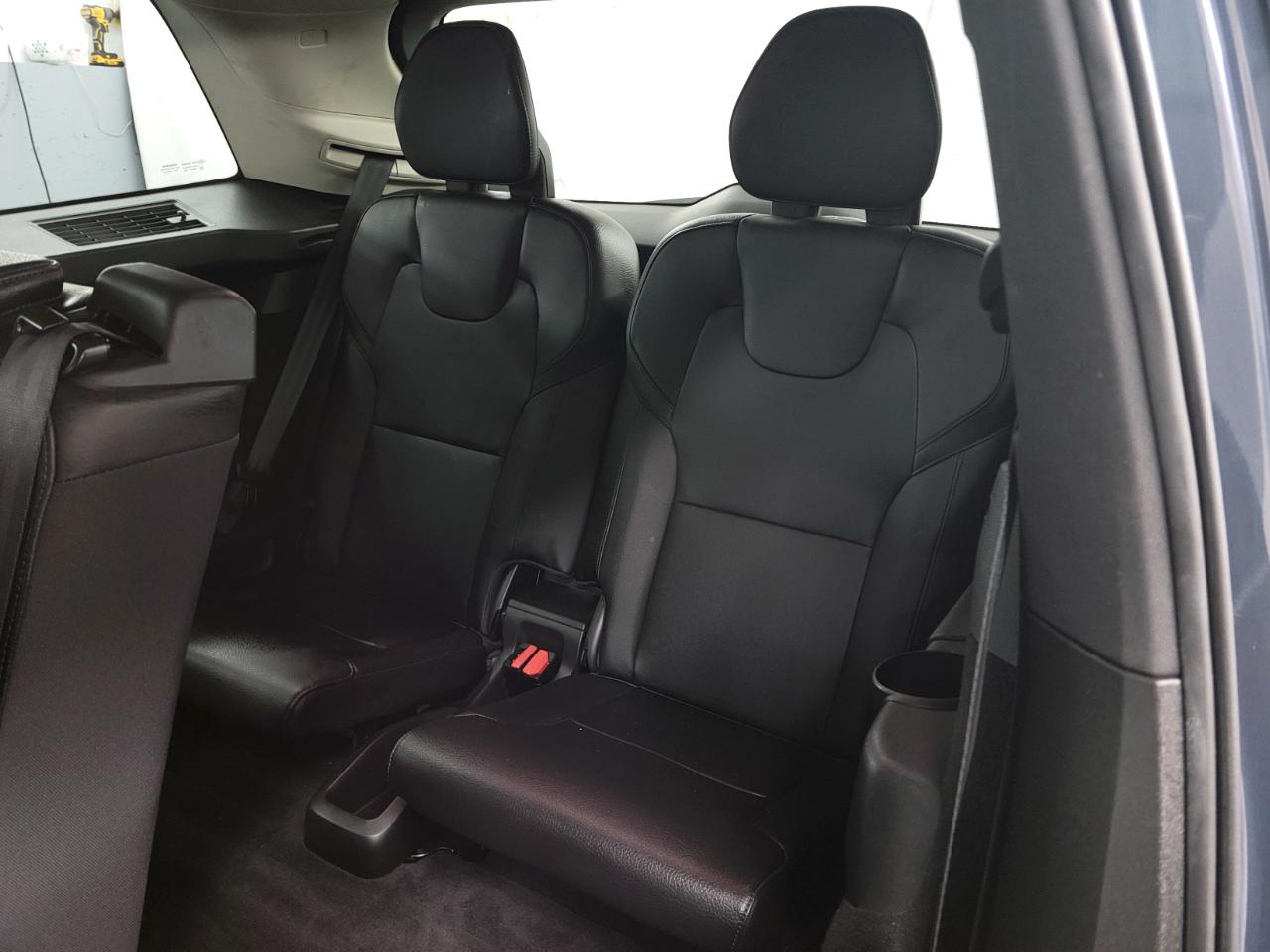 Volvo XC90 T6 AWD 7-Passenger Momentum 2018