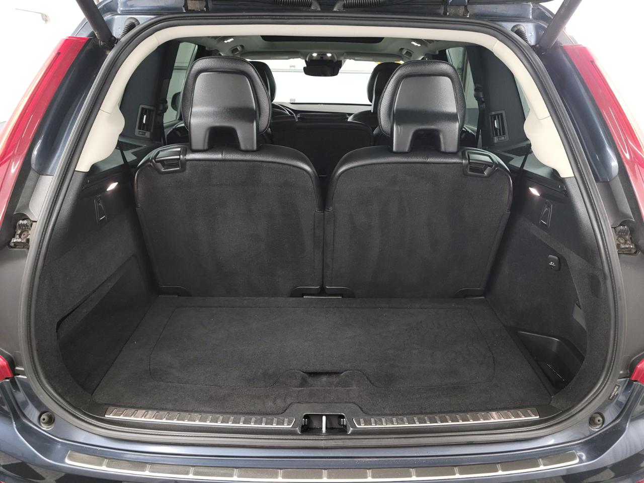 Volvo XC90 T6 AWD 7-Passenger Momentum 2018