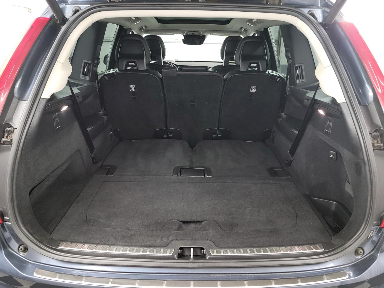 Volvo XC90 T6 AWD 7-Passenger Momentum 2018