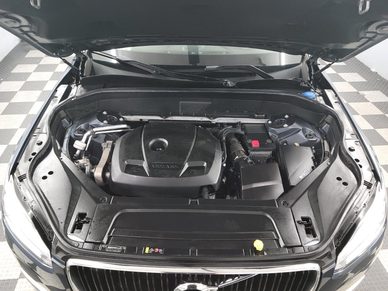 Volvo XC90 T6 AWD 7-Passenger Momentum 2018