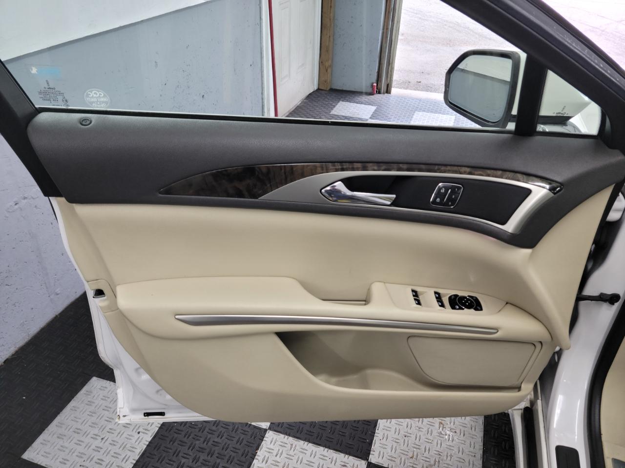 Lincoln MKZ 4dr Sdn AWD 2015