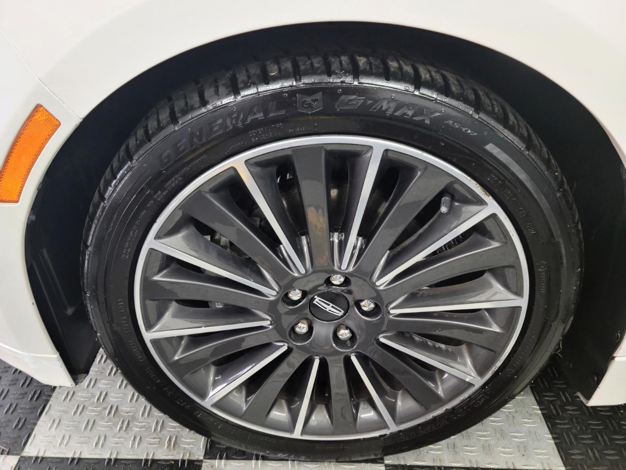 Lincoln MKZ 4dr Sdn AWD 2015