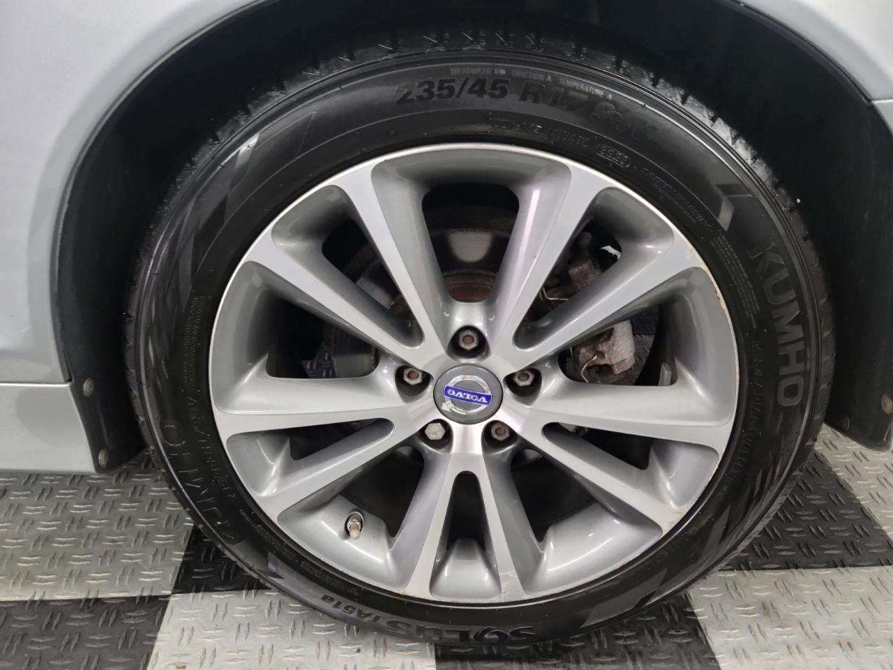 Volvo C70 2dr Conv T5 2013