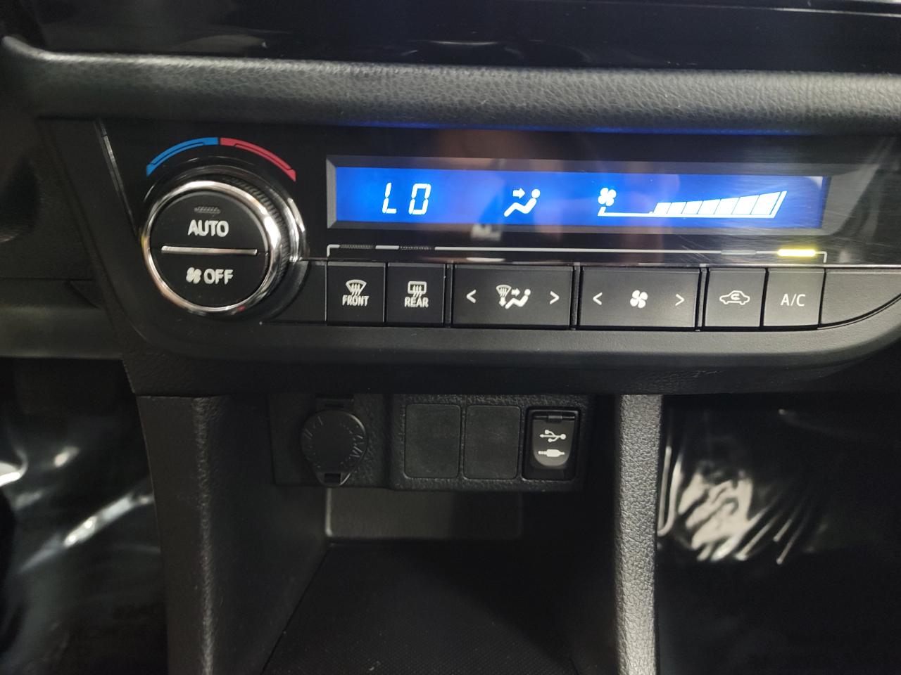 Toyota Corolla 4dr Sdn CVT S (Natl) 2014