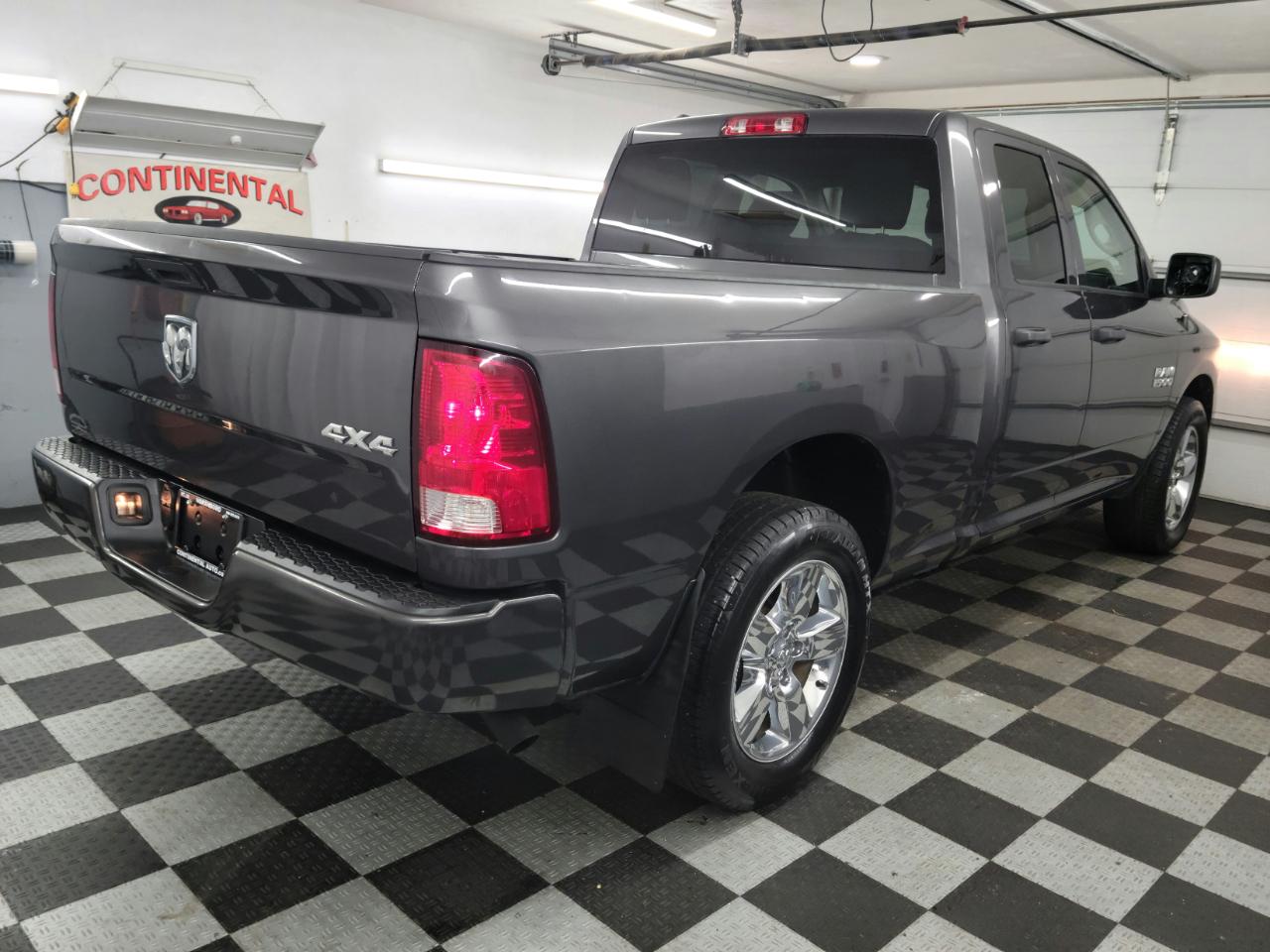 RAM 1500 Express 4x4 Quad Cab 6'4" Box 2018