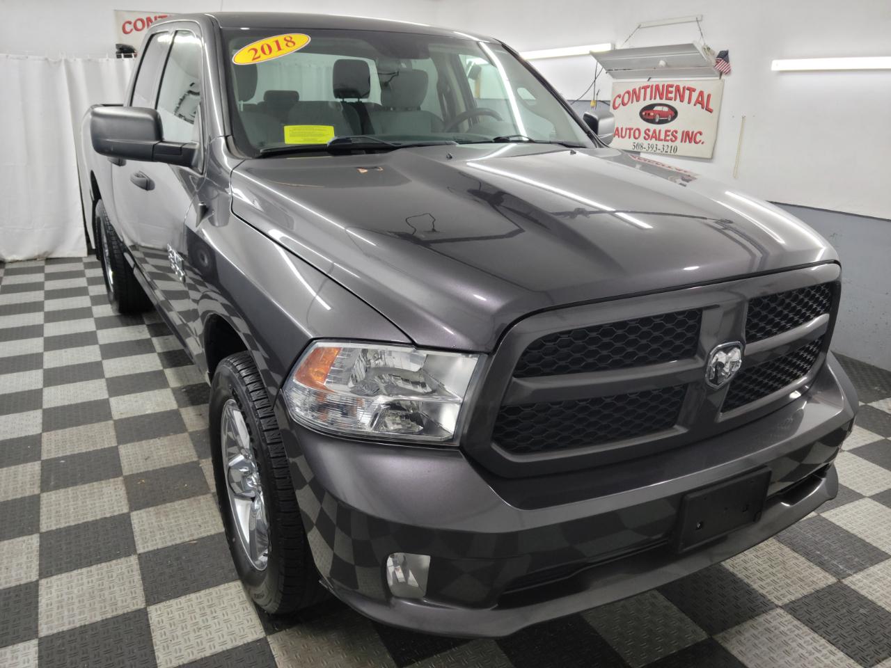 RAM 1500 Express 4x4 Quad Cab 6'4" Box 2018