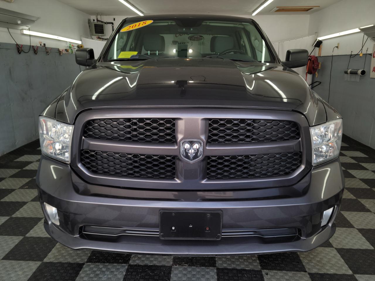 RAM 1500 Express 4x4 Quad Cab 6'4" Box 2018