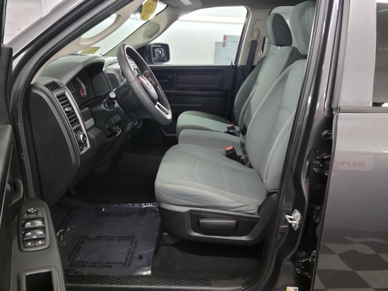 RAM 1500 Express 4x4 Quad Cab 6'4" Box 2018