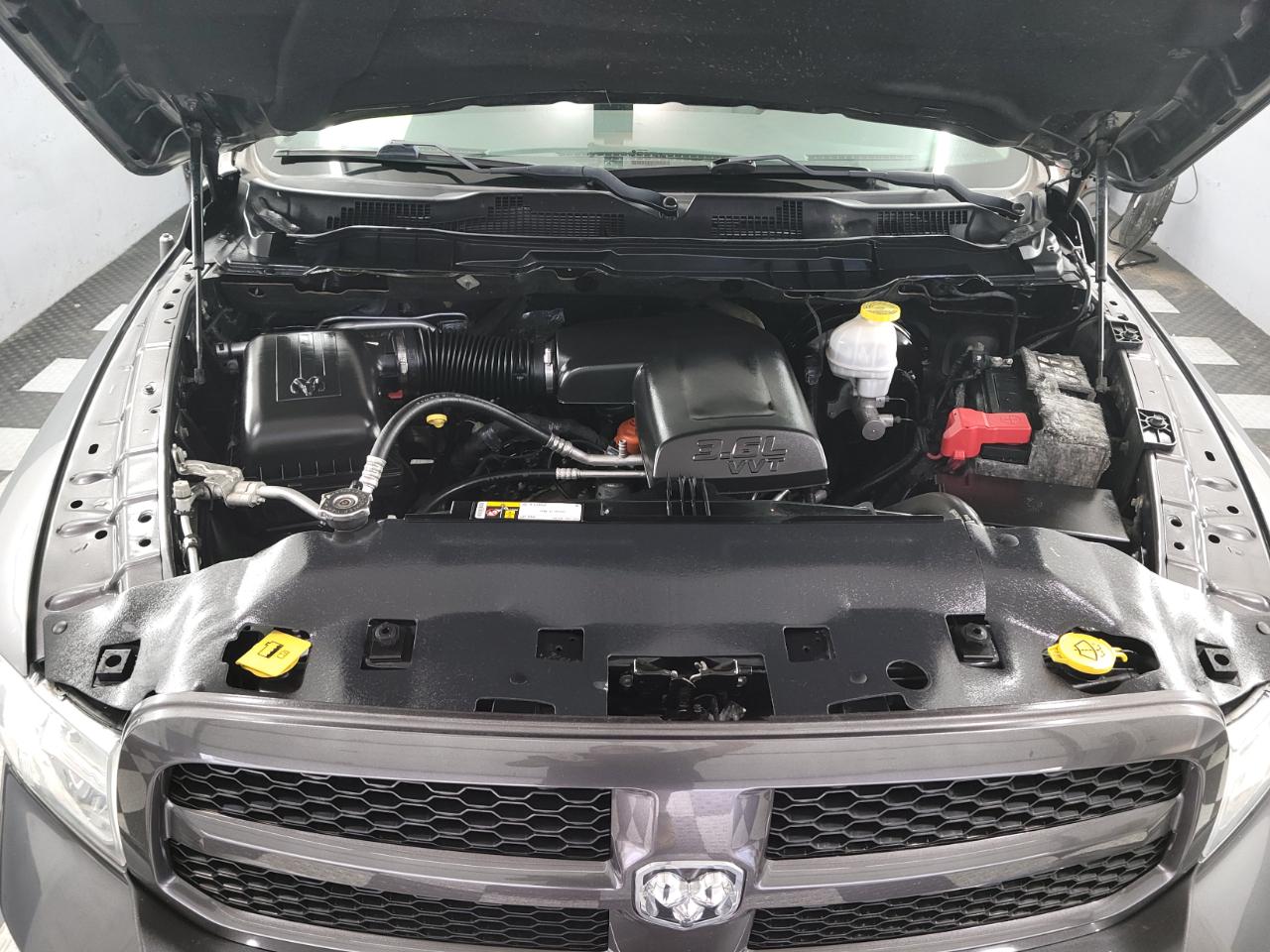 RAM 1500 Express 4x4 Quad Cab 6'4" Box 2018