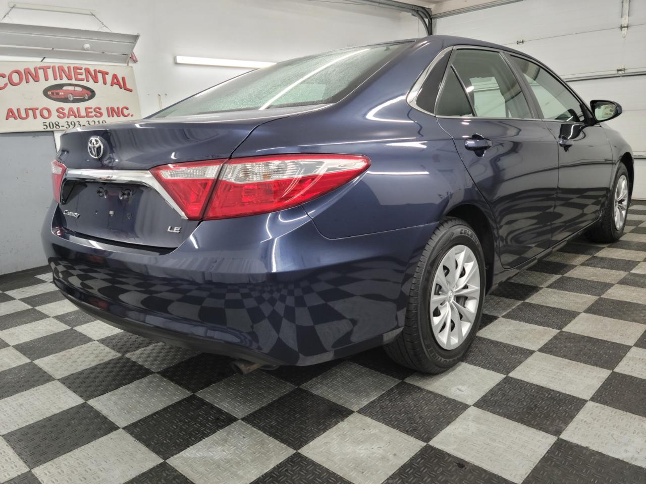 Toyota Camry 4dr Sdn LE Auto 2015