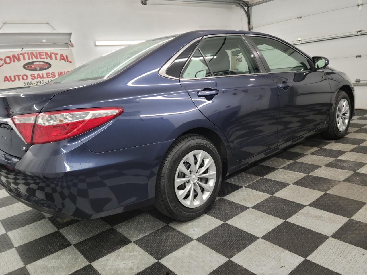 Toyota Camry 4dr Sdn LE Auto 2015