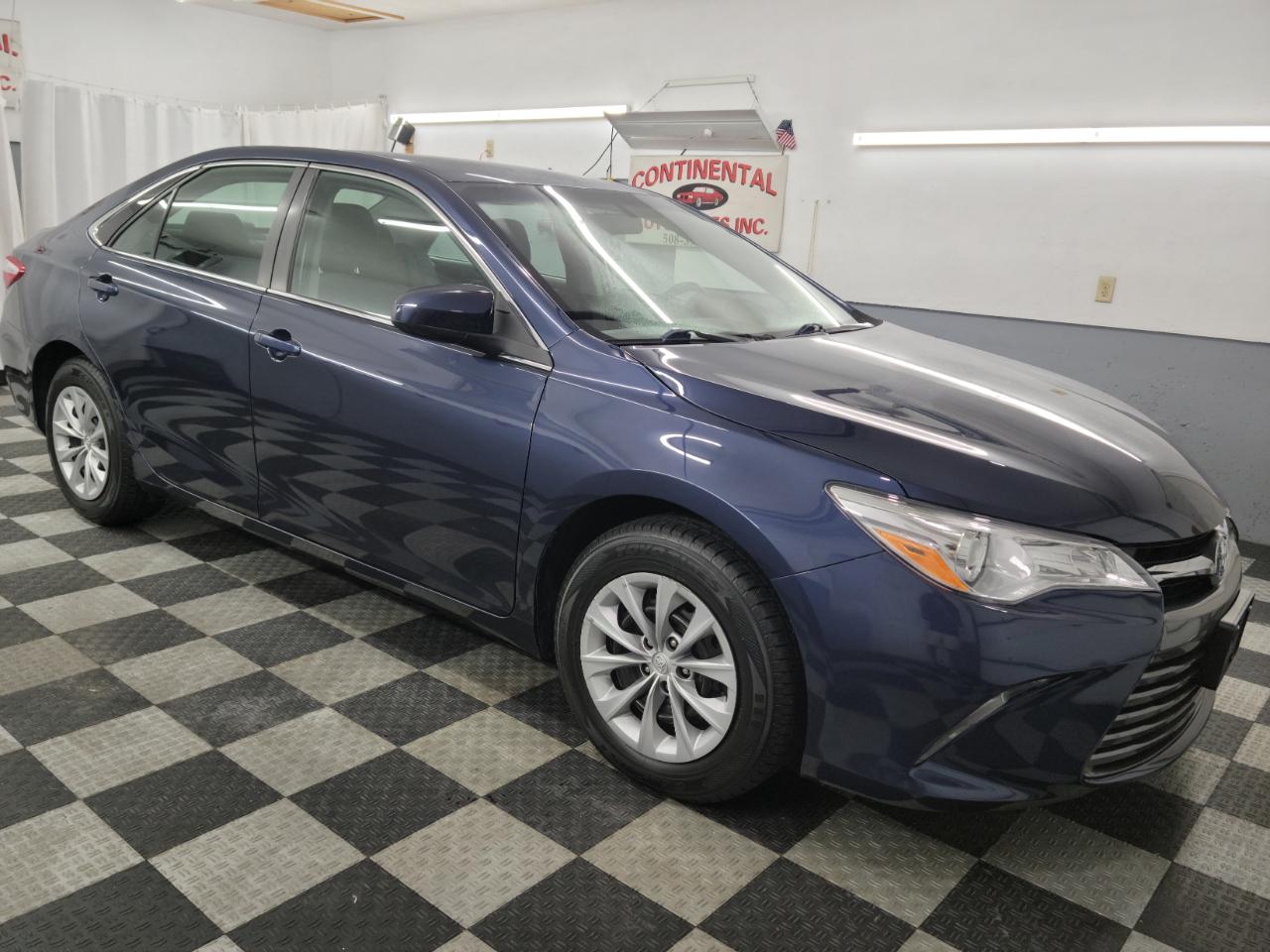 Toyota Camry 4dr Sdn LE Auto 2015