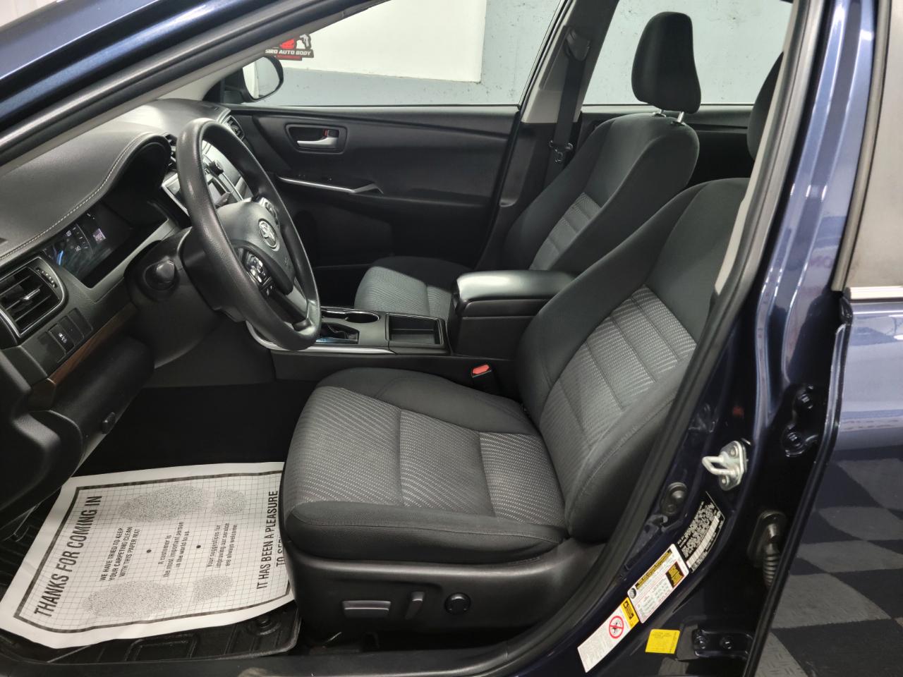 Toyota Camry 4dr Sdn LE Auto 2015