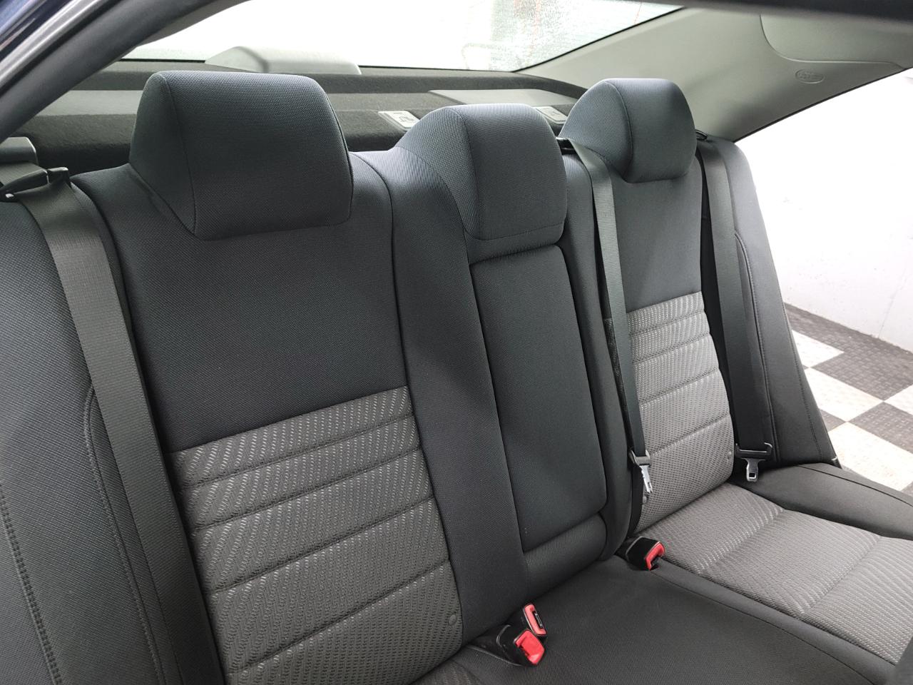 Toyota Camry 4dr Sdn LE Auto 2015