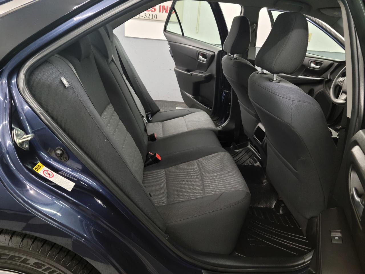 Toyota Camry 4dr Sdn LE Auto 2015