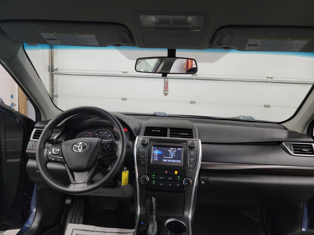Toyota Camry 4dr Sdn LE Auto 2015