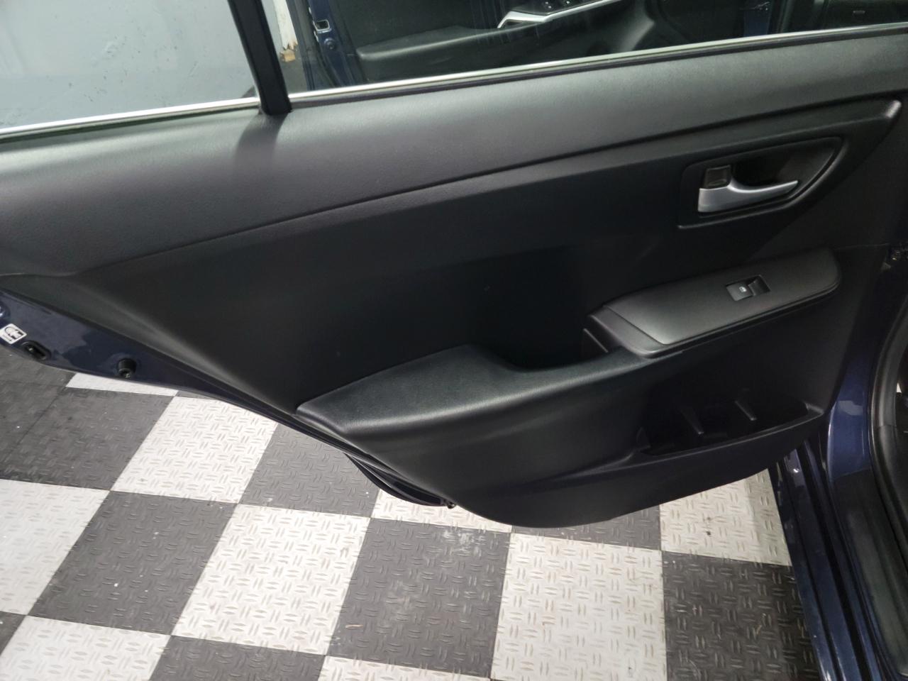 Toyota Camry 4dr Sdn LE Auto 2015