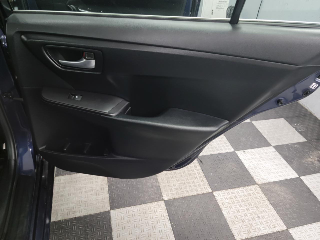 Toyota Camry 4dr Sdn LE Auto 2015