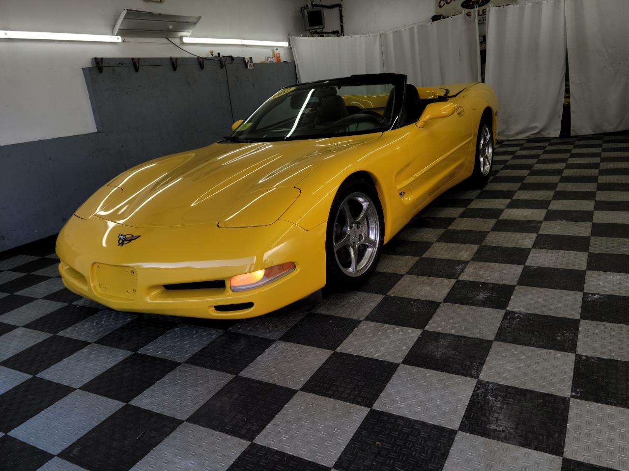 Chevrolet Corvette 2dr Convertible 2002