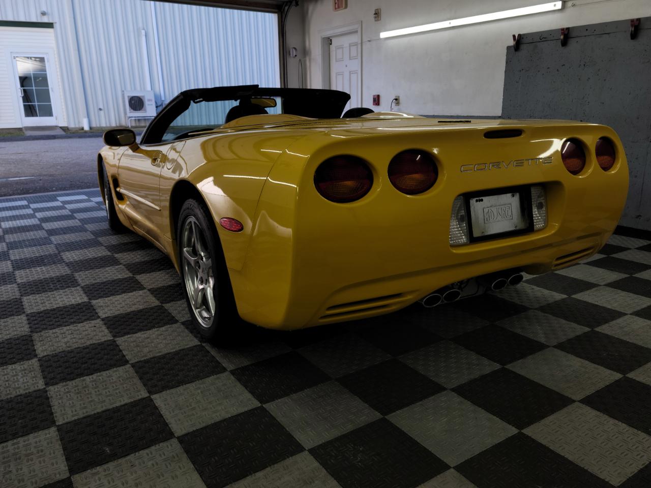 Chevrolet Corvette 2dr Convertible 2002