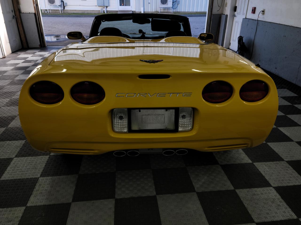 Chevrolet Corvette 2dr Convertible 2002