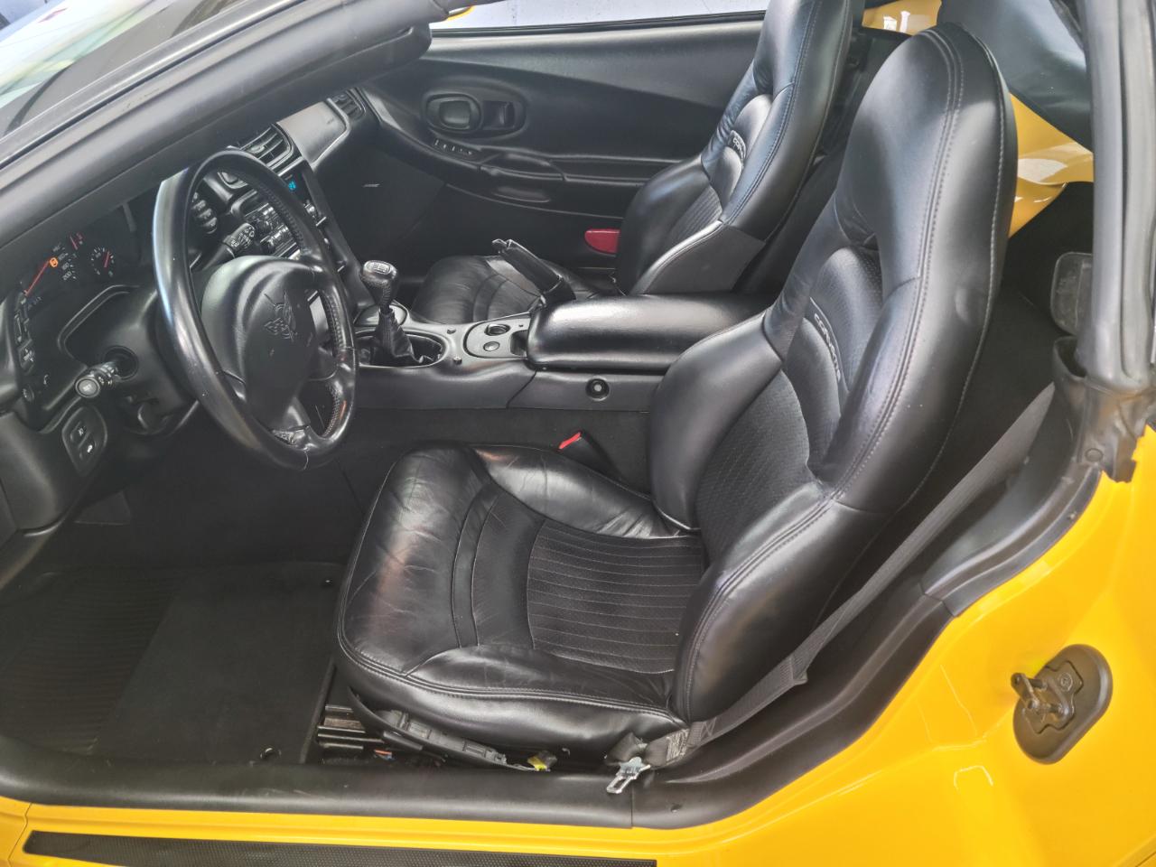 Chevrolet Corvette 2dr Convertible 2002